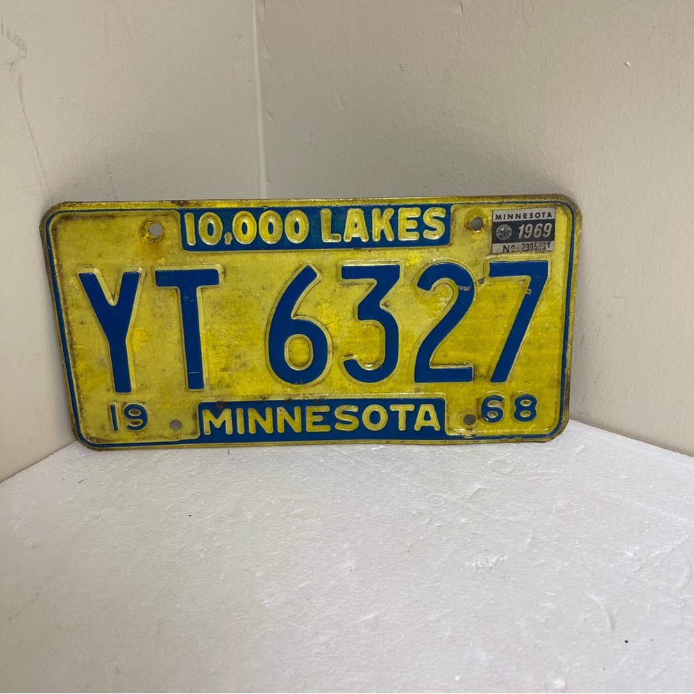 Vintage Minnesota 10,000 Lakes Yellow And Blue 1968 License Plate YT 6327